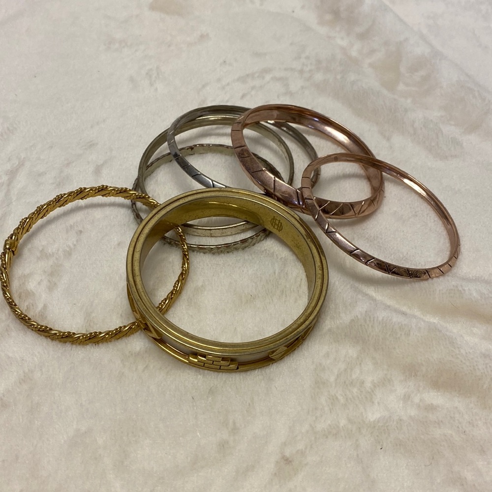 Set of Bracelets!! Different styles and colours!